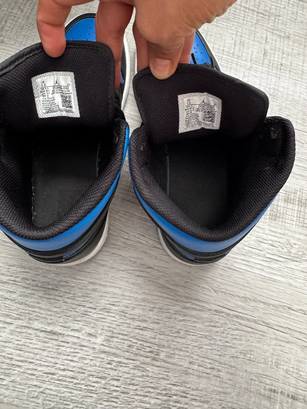 Jordan Low-Top Sneakers in Black and Blue